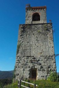 castello-chiesa-vigna3_castelnovo